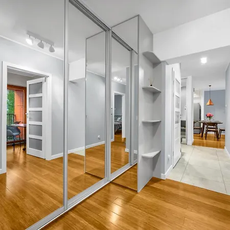 Prestige Apt- 76m2, Parking & Balconies Apartamento *