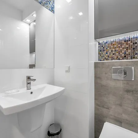 Apartamento Prestige Apt- 76m2, Parking & Balconies Varsóvia