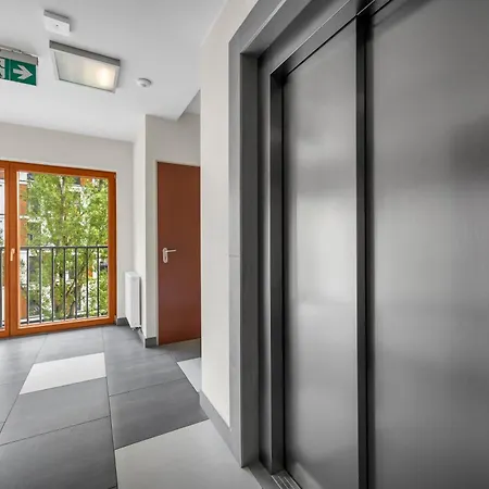 Apartamento Prestige Apt- 76m2, Parking & Balconies Varsóvia